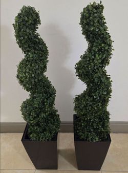 *** CLEARANCE *** PAIR of 3ft Faux Boxwood Spirals in 16in Black Planters (2 for $90) @ Lasting Creations