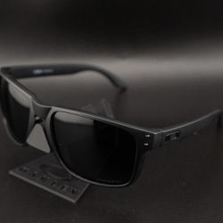 Oakley Holbrook XL Sunglasses New Polarized