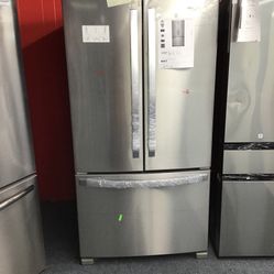 New Scratch And Dent Whirlpool 28 Cu Ft Stainless Steel French Door Fridge. 1 year Warranty 