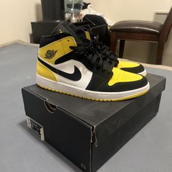 Jordan 1 Se Mid Yellow Toe
