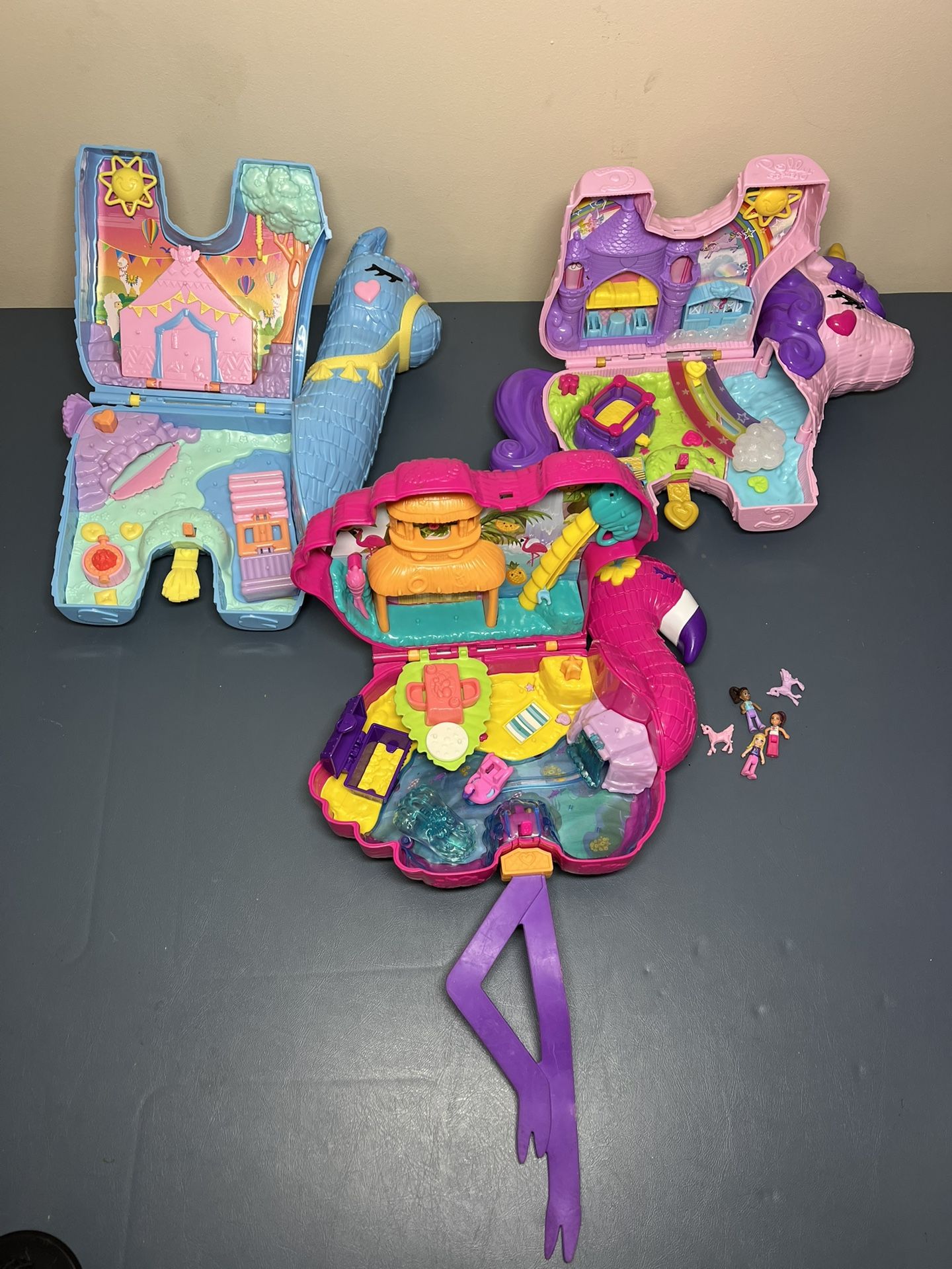 Polly Pocket Playsets & Dolls Lot