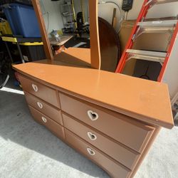 Dresser With Mirror