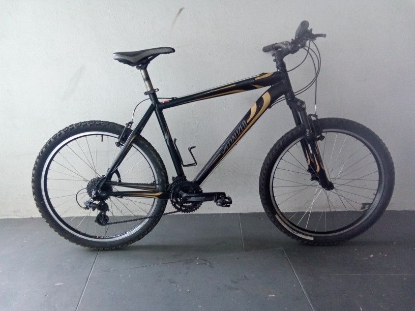 BICYCLE SPECIALIZED 21 SPEED SIZE 26 BRAND NEW