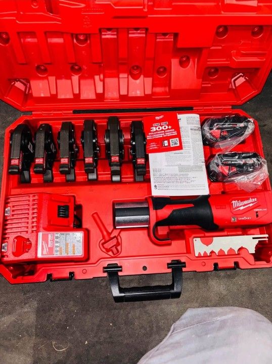 Milwaukee M18 Force Logic Press Tool