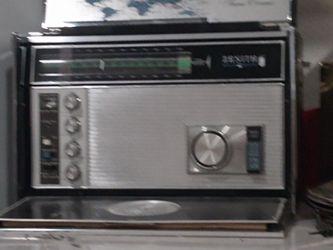 Vintage zenith radio