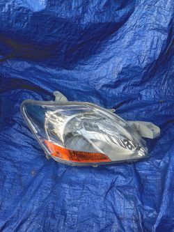 Passenger side headlight assembly for Toyota Yaris NSF Certified