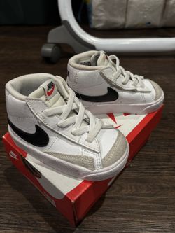 Size 5c Nikes