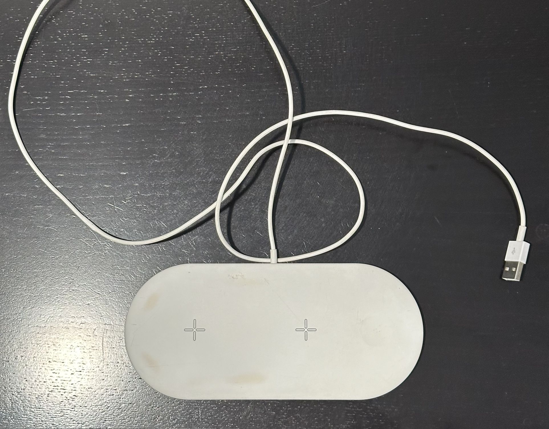 Wireless charger (2 spaces + 1 for apple watch)