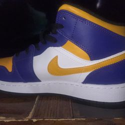 Youth Air Jordan 1 Mid Los Angeles Lakers