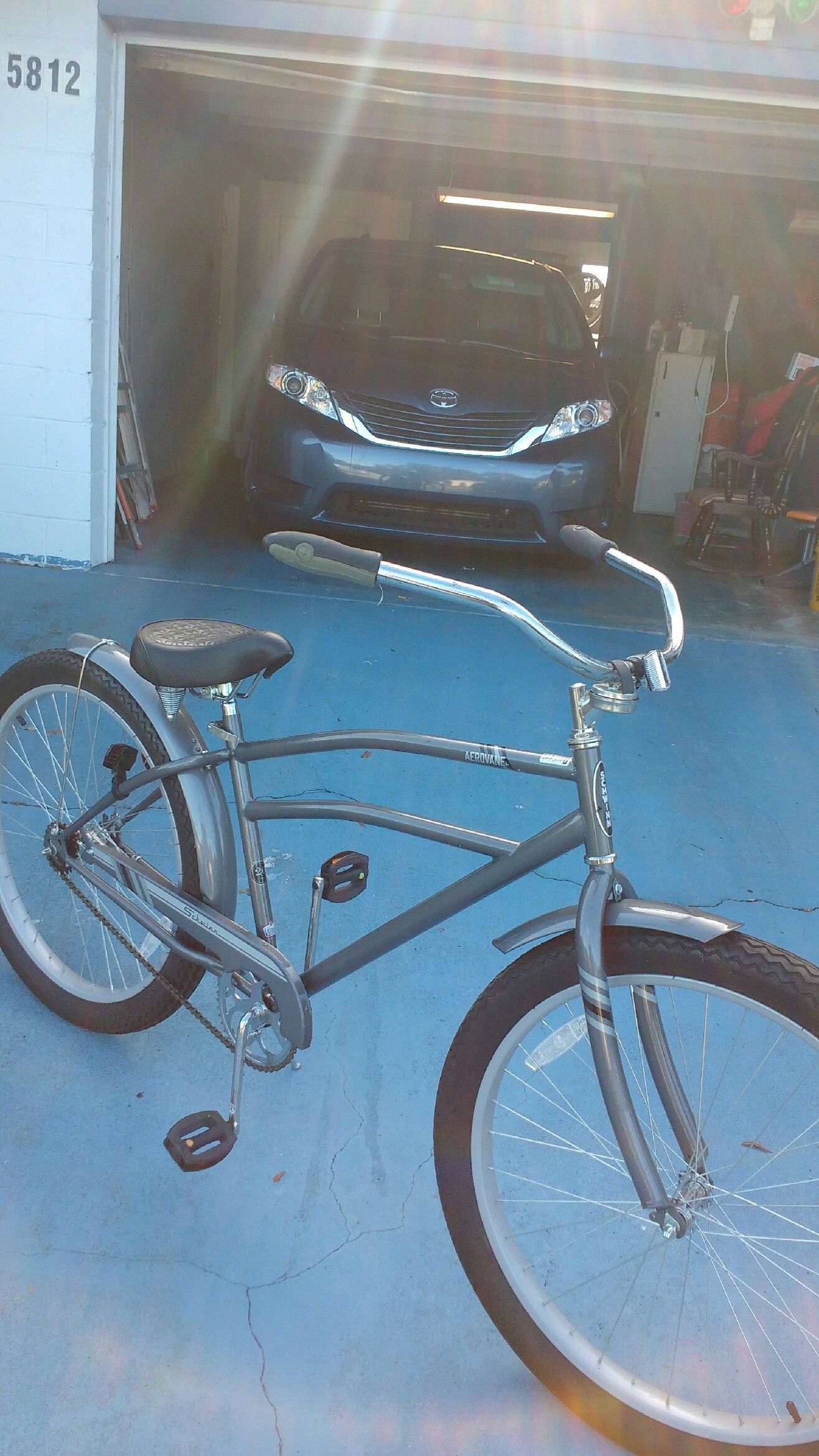 26" Mens Schwinn Bike