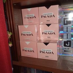 Two Prada's For $50 Get Your Christmas Gifts Hit Me Up For More Deals