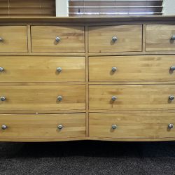 Beautifully Made Solid Wood Bedroom Set: King bed, Dresser, Mirror, Tuft And Needle Mattress