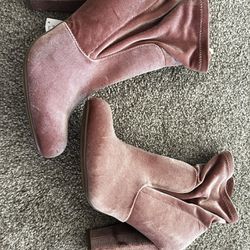 Cute Brand New Pink Suede Heels Size 8