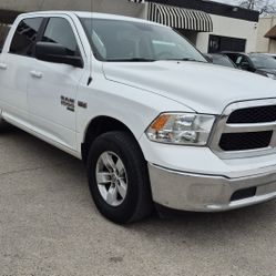 2020 Ram 1500 Crew Cab SLT 4X4
