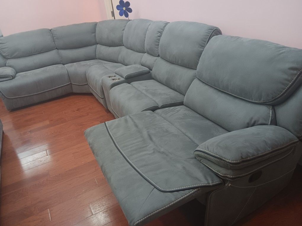 *4th Of July Now!!!*---Stellar Alejandra Gray Microfiber Reclining Sectional Sofa---Delivery And Financing Available😉