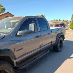 Dodge Ram 2002 4x4  For  Parts