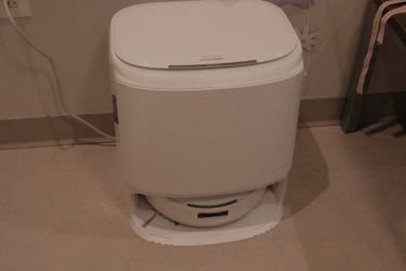 Narwal Robot Vacuum with Self-Cleaning Base