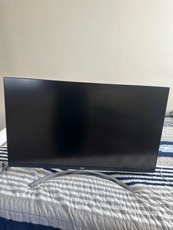 LG 4K monitor “27inches”