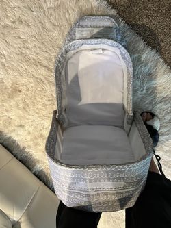 Gently Used Graco Infant Bassinet To Go Traveling Set