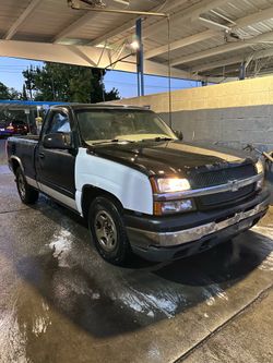 99-06 Chevy Silverado hood and grill