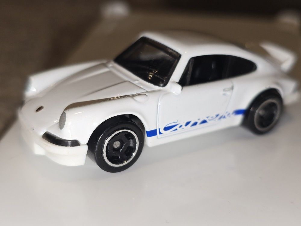 Hot Wheels Porsche 911 Carrera RS 2.7