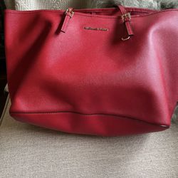 BOLSA GRANDE MICHAEL KORS $35 Dlls 