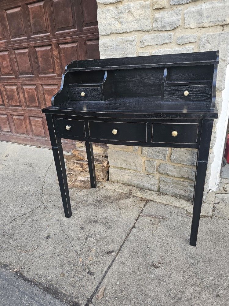 Brand New SAFAVIEH Landon Writing Desk With Look Of The Ages