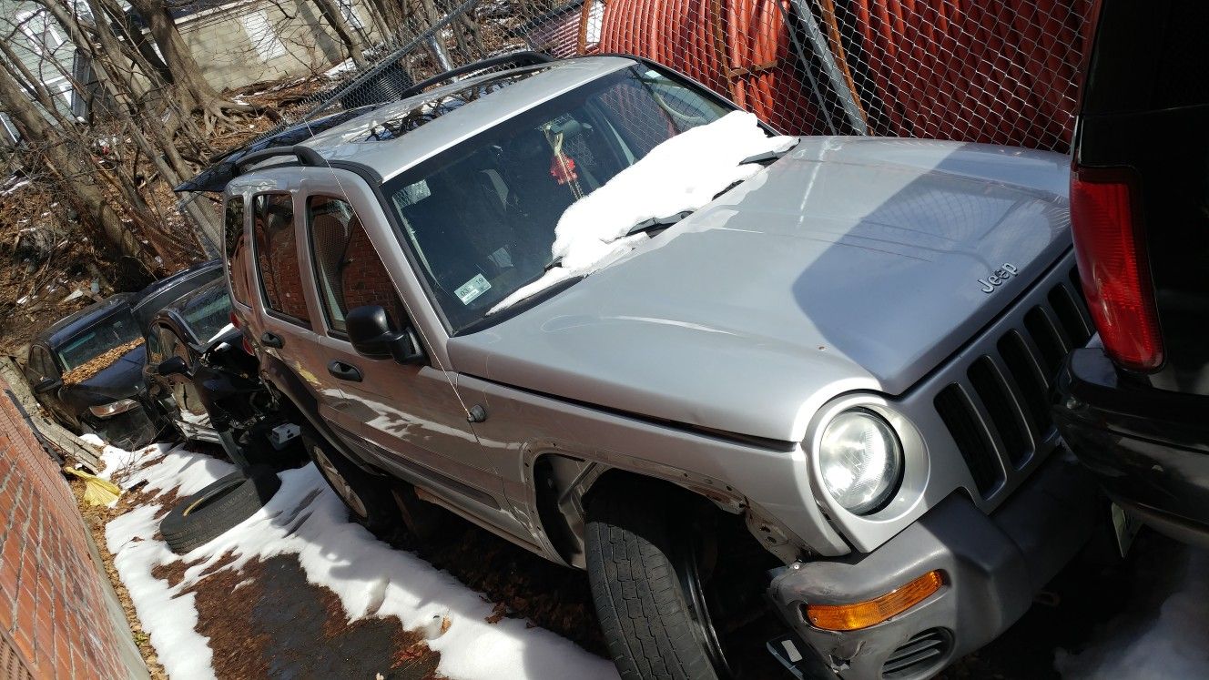2003 jeep liberty parting out "ONLY"!!