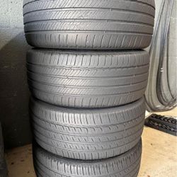 235/40/r19 Michelin All Four (4) tires 