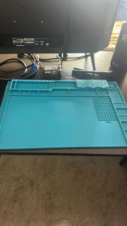 Premium heat resistant blue magnetic large silicone soldering mat