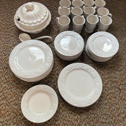 Set For 12 Holiday Dishes