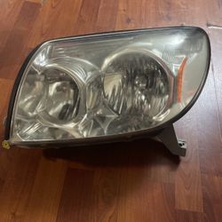 05 Toyota 4TUNNER Driver AND Left Headlights