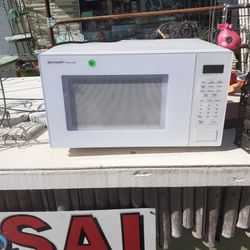 Sharp Carousel Microwave Oven