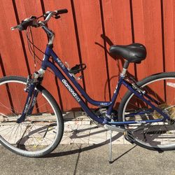 Diamondbake Vital 2 woman's City bike. frame size: 17"