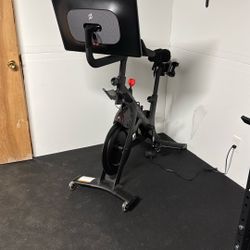 Peloton  Bike Plus 22inch Touchscreen