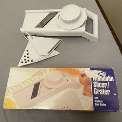 Grater With 3 Blades