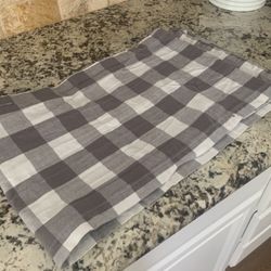 Farmhouse table runner