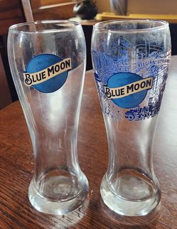 Blue Moon Pilsner Beer Glasses Set of 2