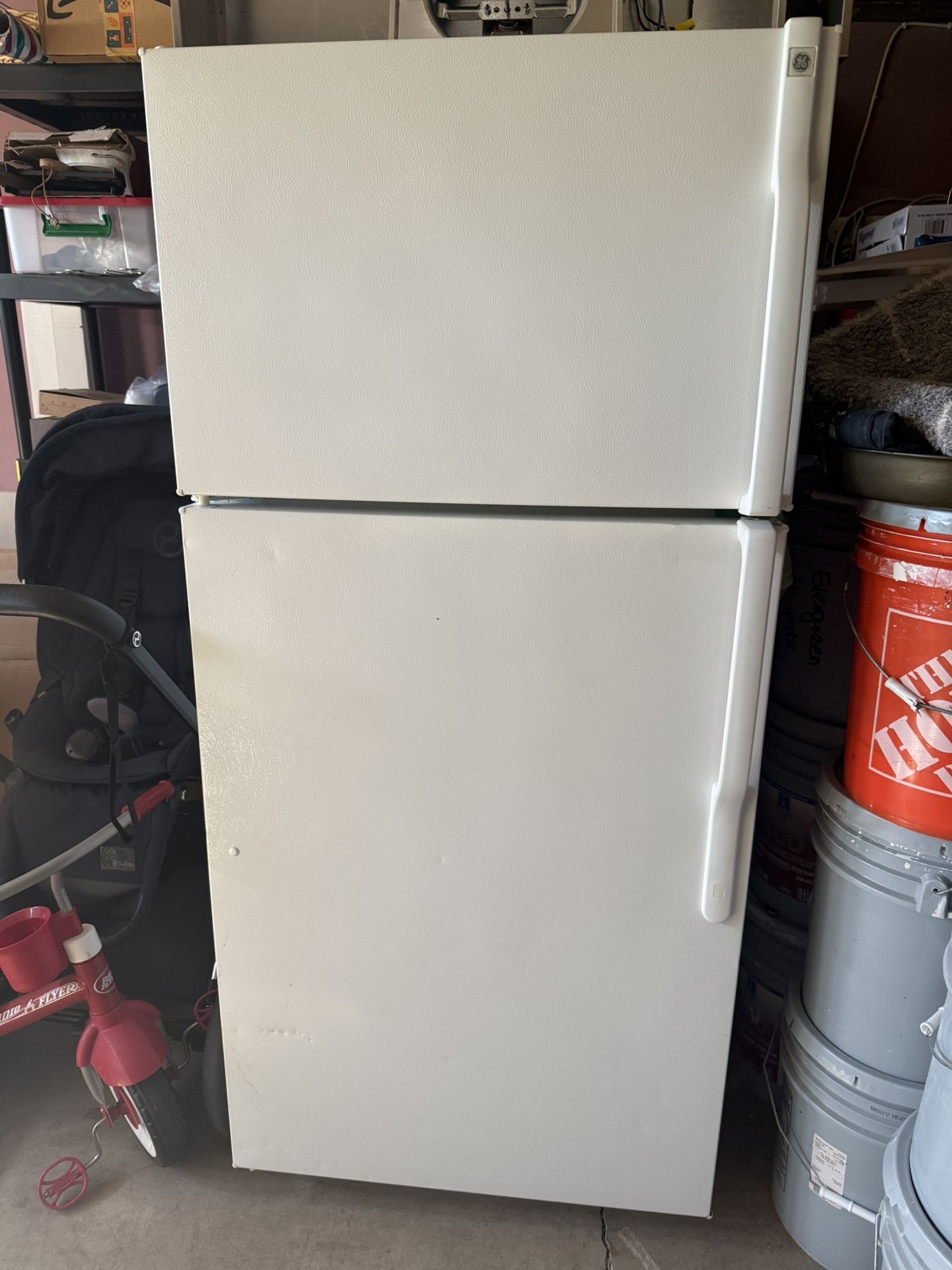 Refrigerator 