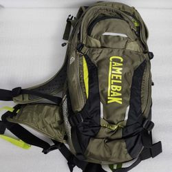 Like NEW - CamelBak M.U.L.E. 12 Hydration Pack