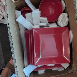19pc Red Dinner plates and bowls