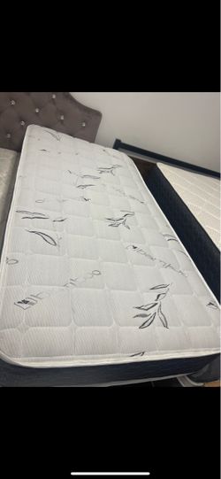 Twin mattress