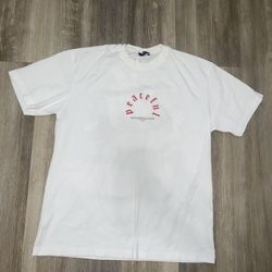 T SHIRT w/ DESIGN