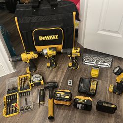 Dewalt Drill Set With Tool Bag