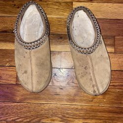 Ugg Tasman