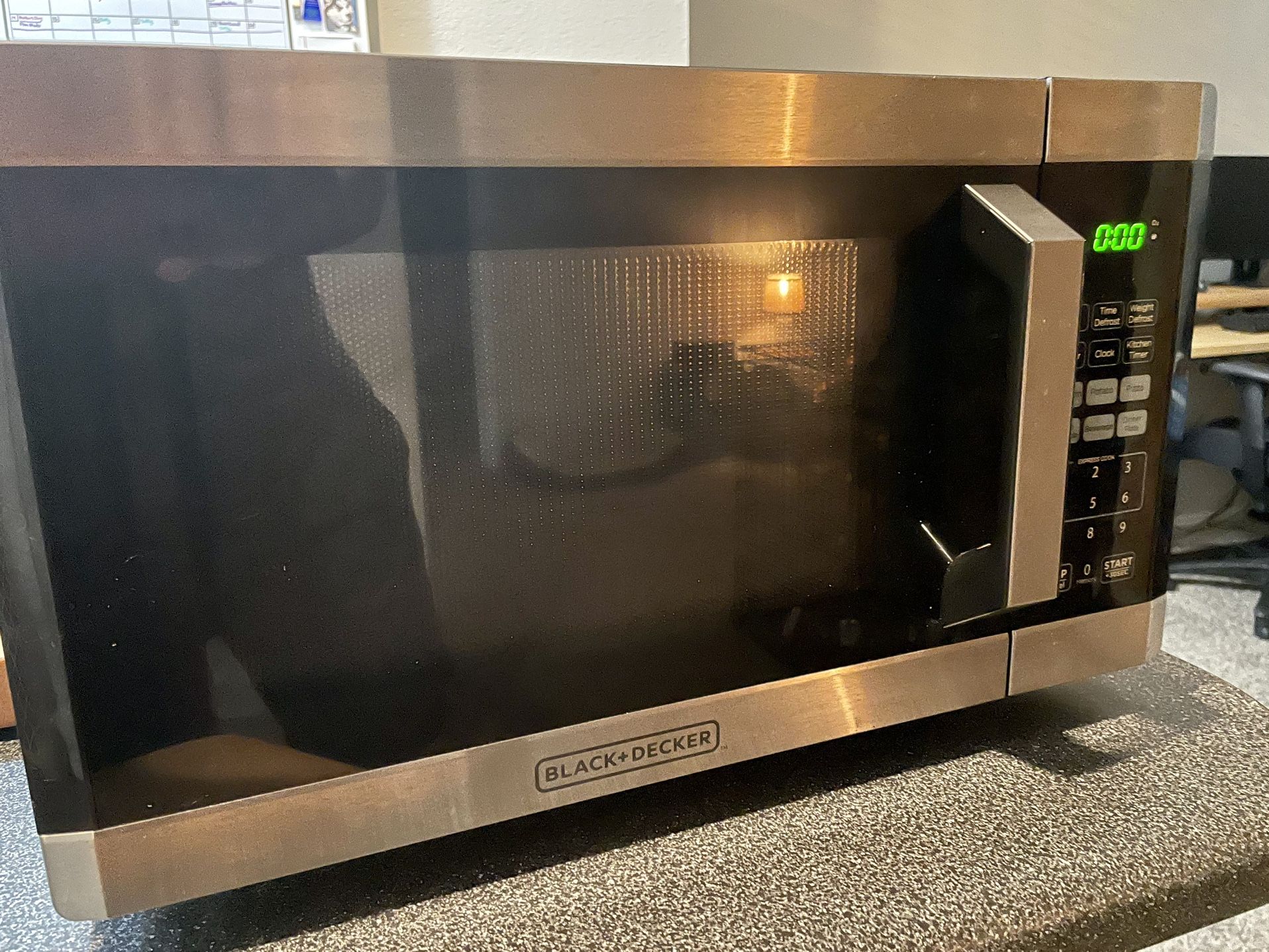 Black+Decker Microwave for Sale in Miramar, FL - OfferUp