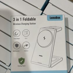 3 in 1 wieeless charging station for iPhone 16 Airpods apple watch