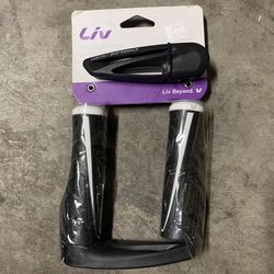 Liv Allay Plus Lock On Grips W Bar Ends for Sale in Tolleson AZ