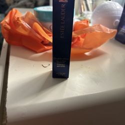 ESTEE LAUDER Concealer 