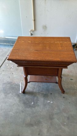 Vanity table with lift top